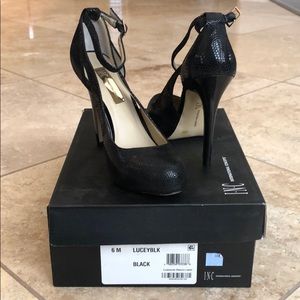 Size 6 INC Lucy Pumps